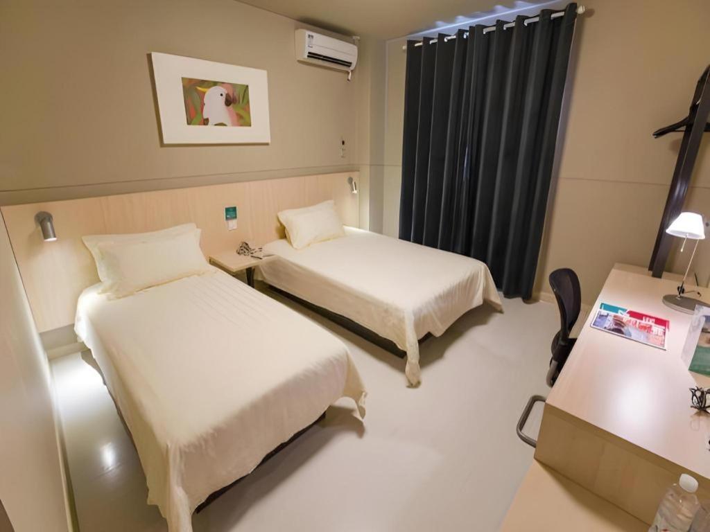 Hotel Jinjiang Caoan Road 2*