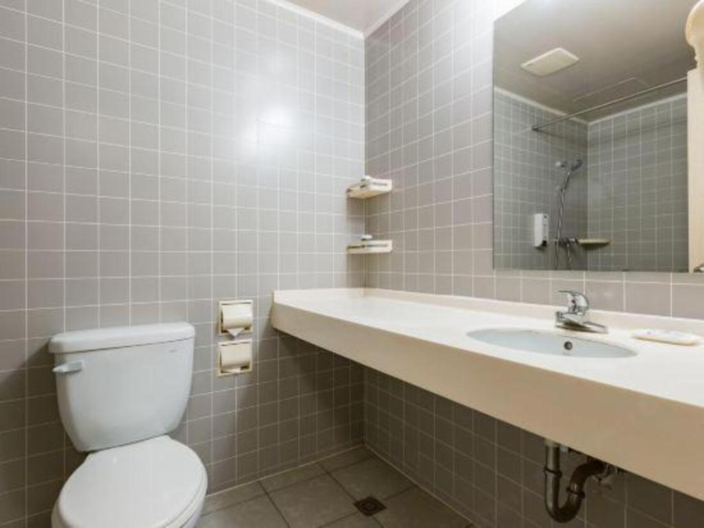Hotel Jinjiang Caoan Road 2*